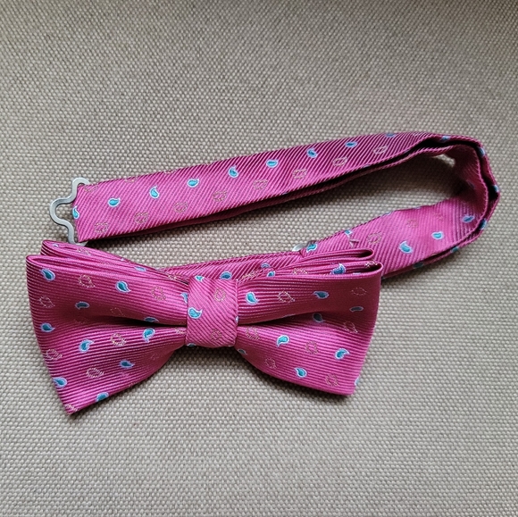 TEAR DROP Boys Patterned Bow Tie - Picture 5 of 6